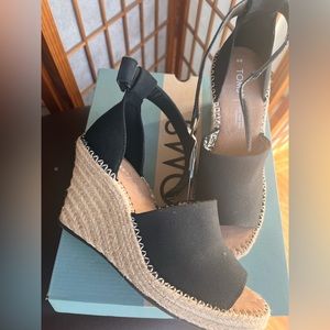 TOMS Marisol Espadrille Wedge Black sandal. New, with tag still on.